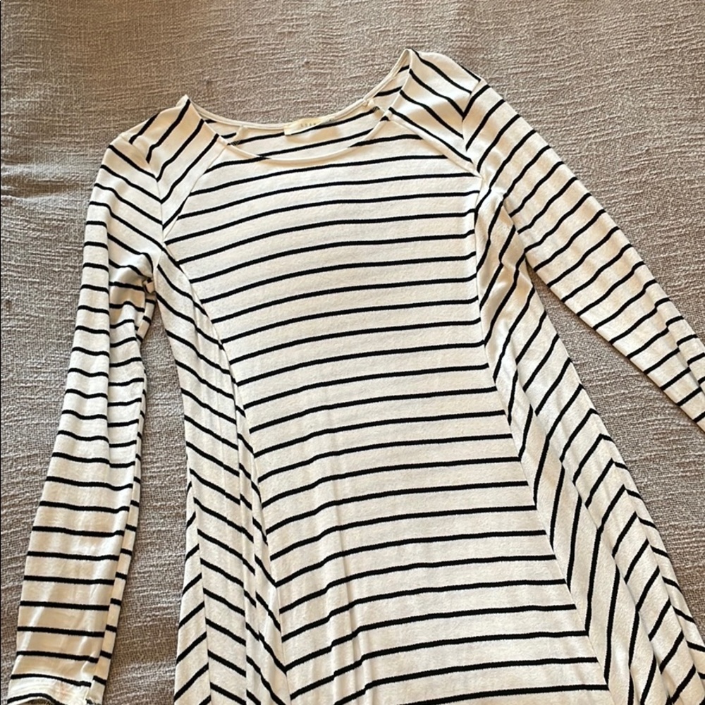 LUSH Women’s long sleeve dress